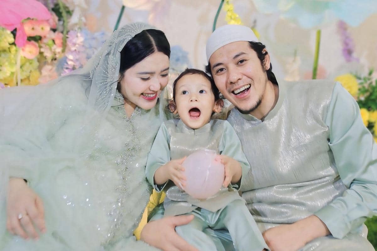 potret tasyakuran kehamilan kedua Via Vallen