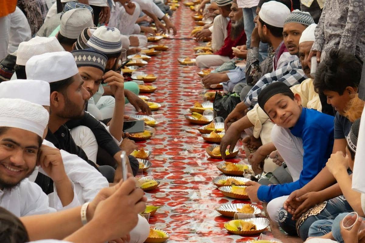 Berbuka puasa bersama.