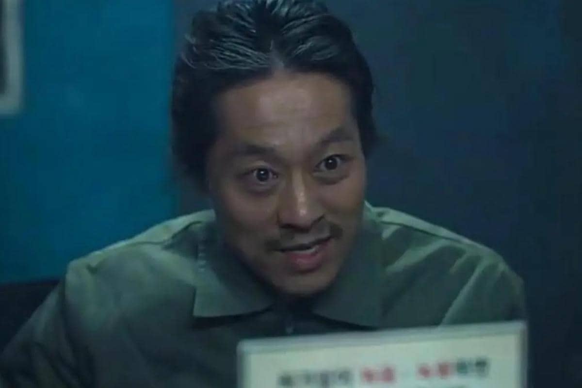 Still cut The Art of Sarah