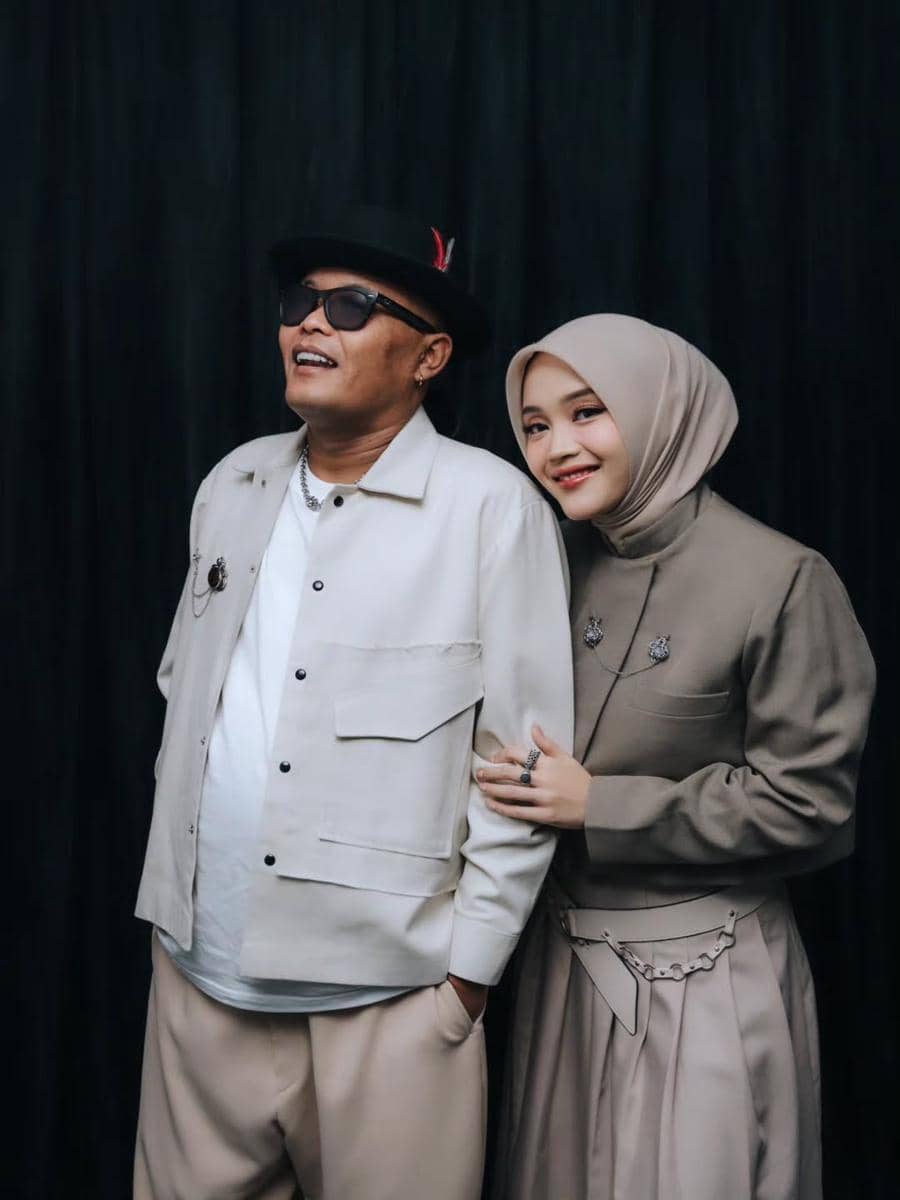 Penampilan Putri Delina di konser Mahalini