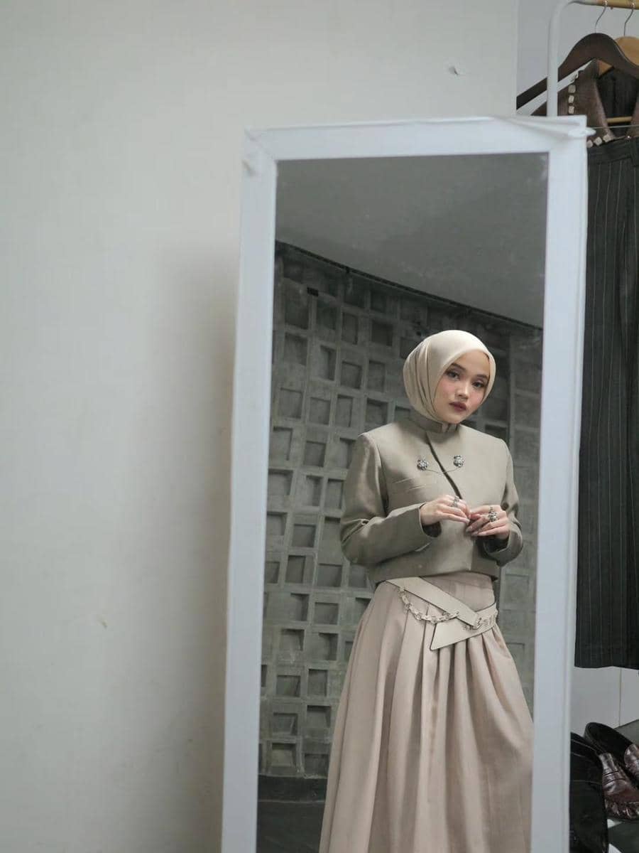 Penampilan Putri Delina di konser Mahalini