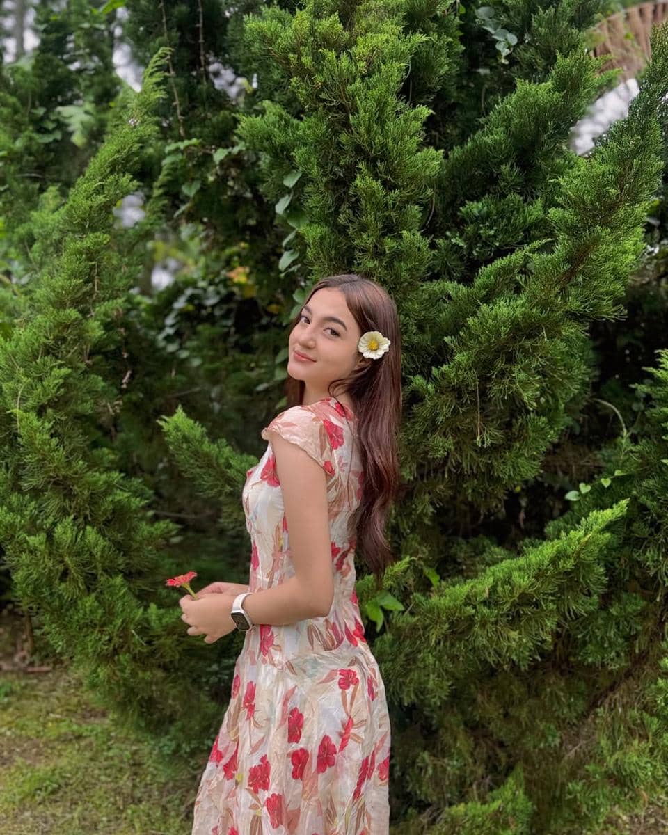 potret Ade Amanda Susiyanti, Puteri Indonesia Sulawesi Barat 2026