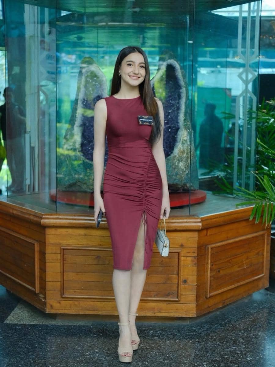 potret Ade Amanda Susiyanti, Puteri Indonesia Sulawesi Barat 2026