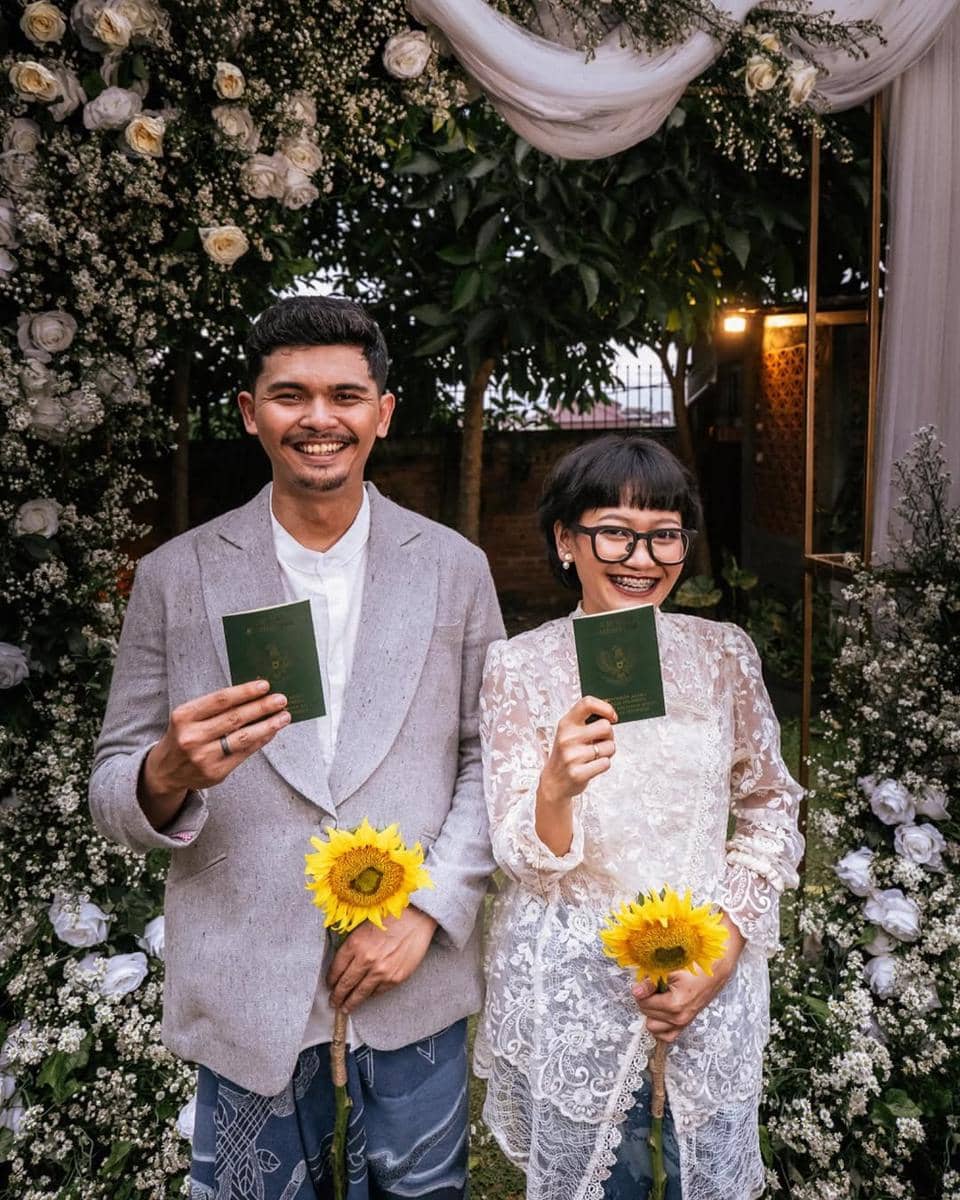 Potret pernikahan Aci Resti bersama Shadu Rasjidi
