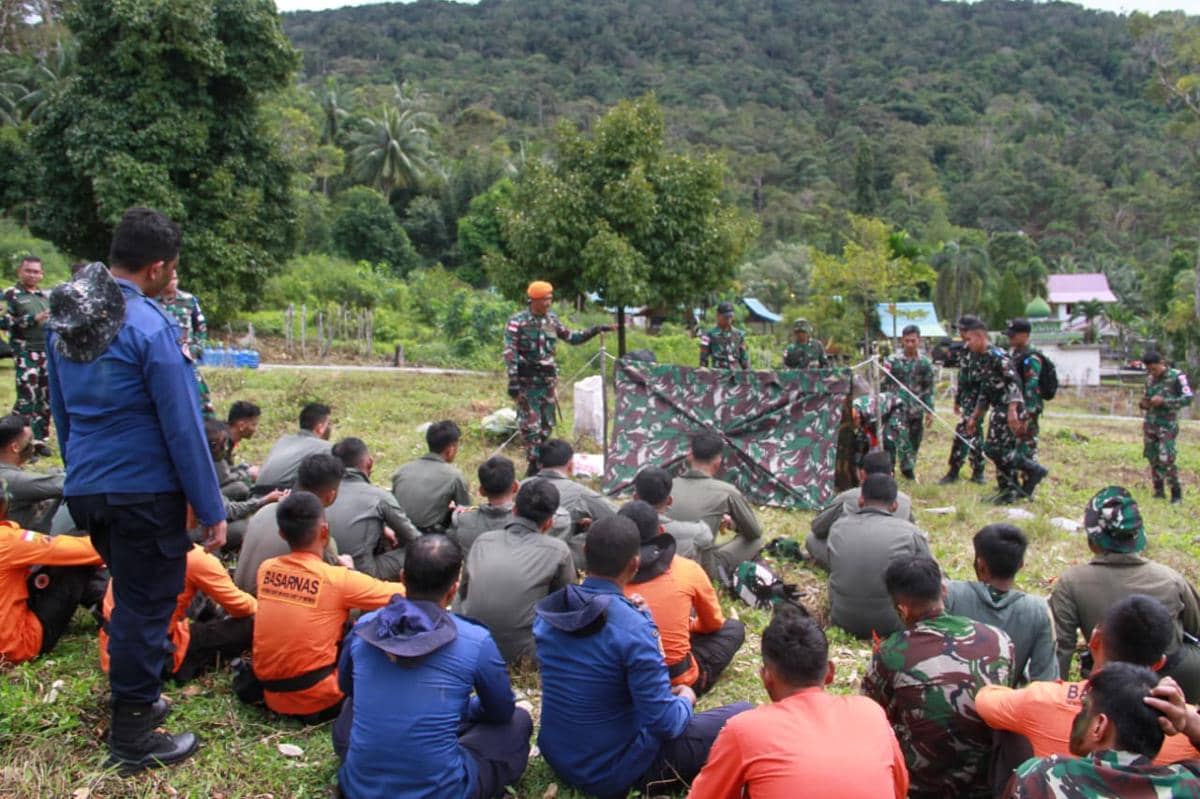 Grup 4 Khusus TNI AU Latihan Kemampuan Bertahan di Gunung dan Pantai