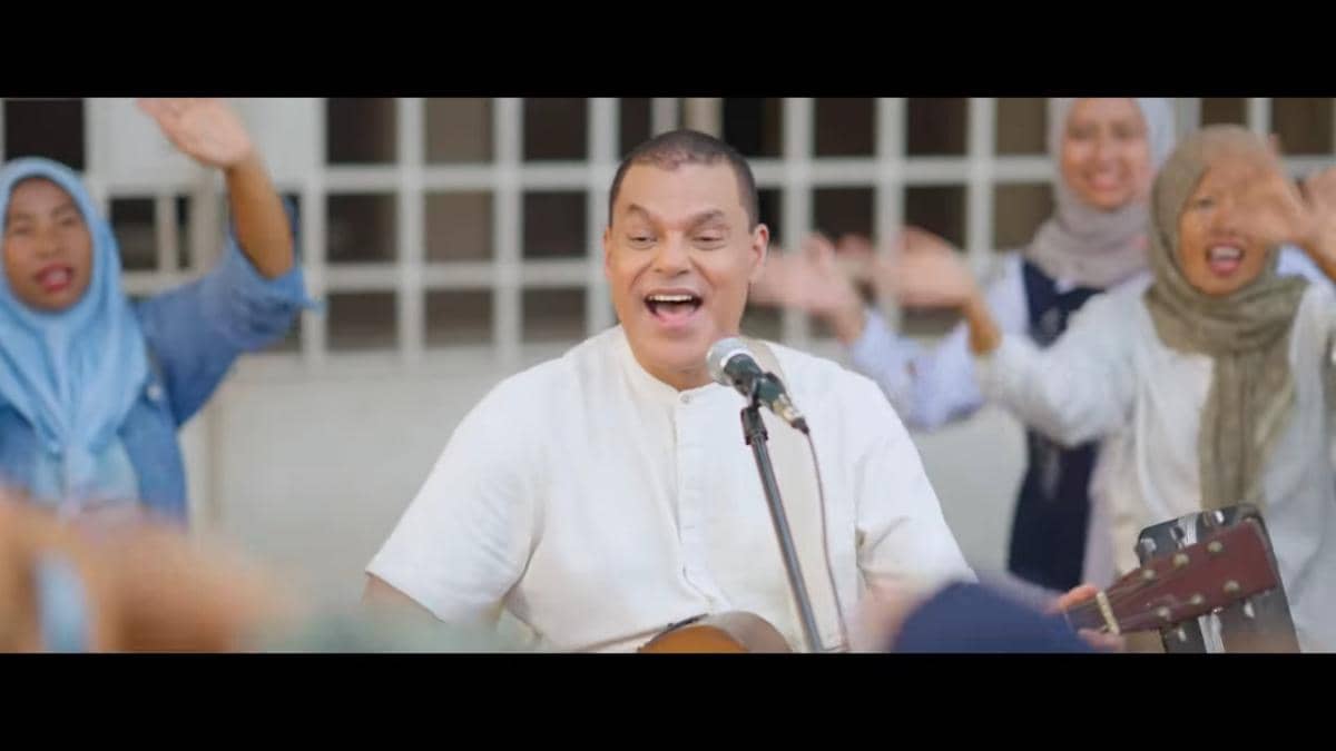 Haddad Alwi dalam video klip Ramadhan Telah Tiba