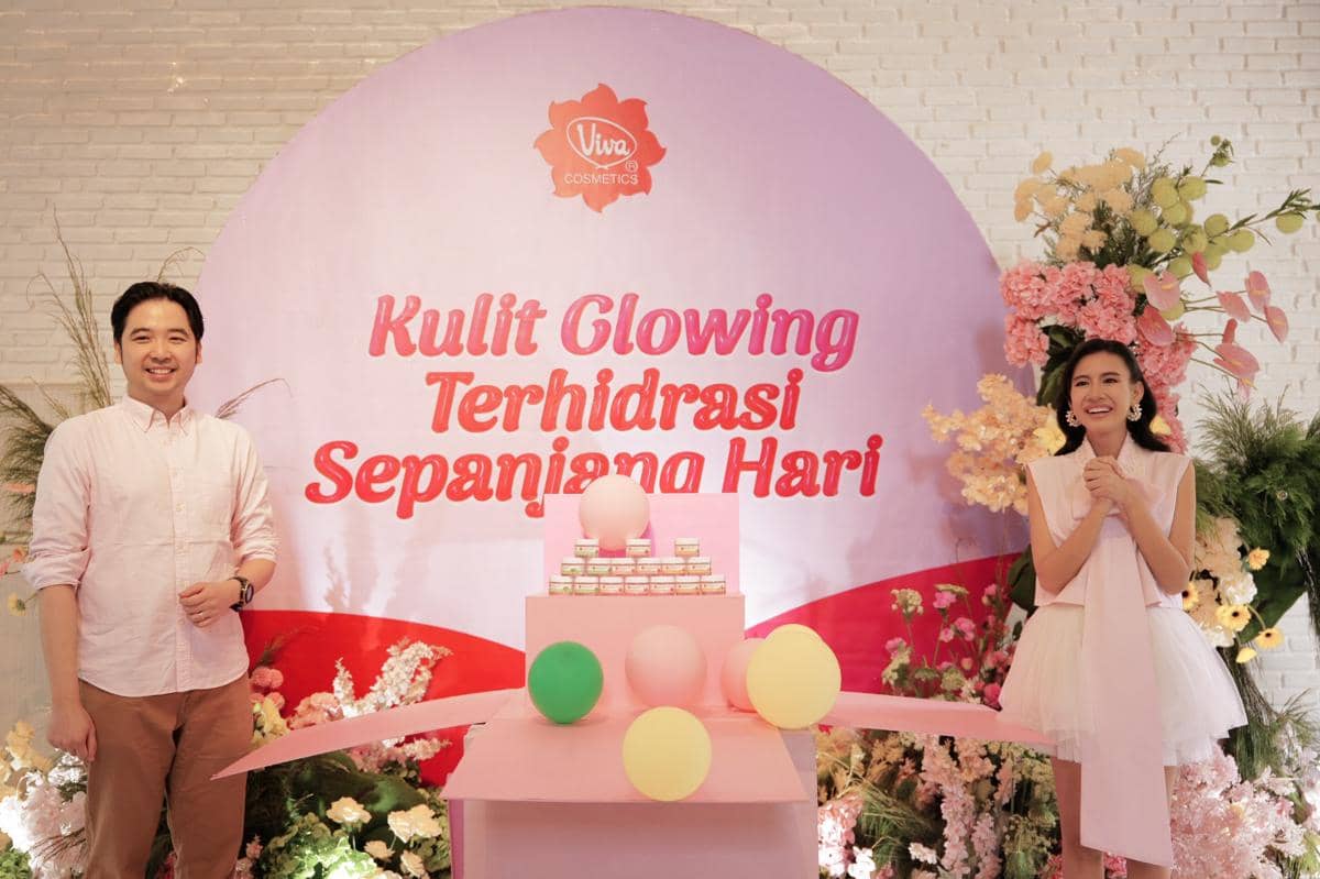 Viva Moisturizer Gel Hadir Bareng Shenina Cinnamon