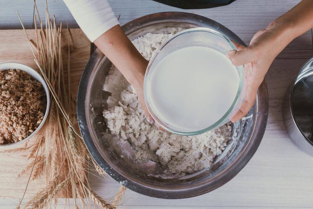 ilustrasi adonan apem kukus tepung beras 