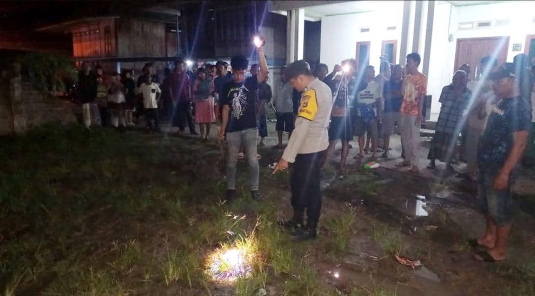 Polisi melakukan olah TKP pembunuhan di Desa Talang Balai Lama. (Dok. Polres Ogan Ilir)