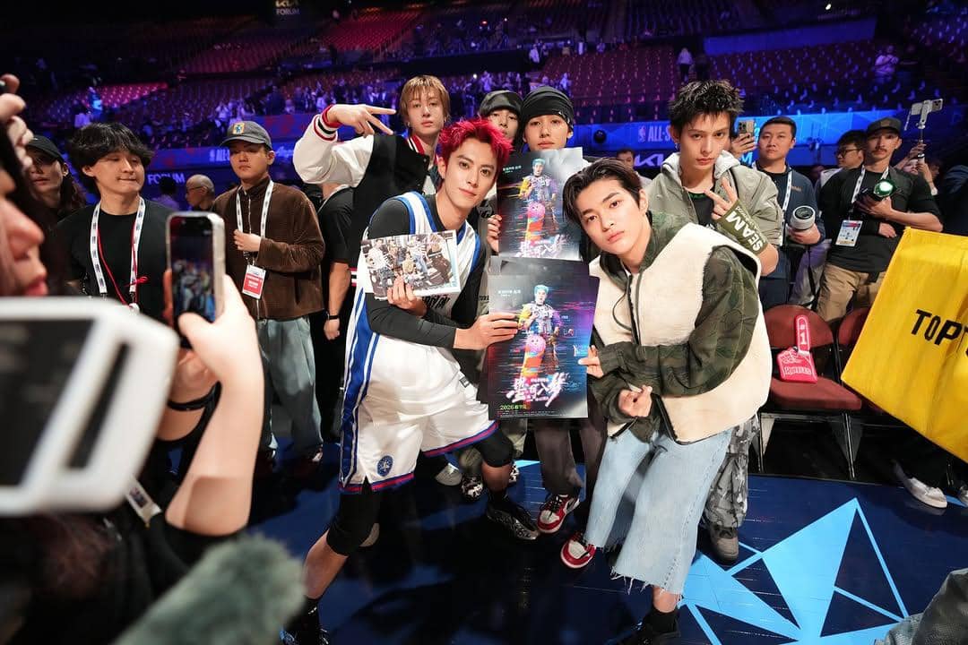 potret akrab CORTIS dan Dylan Wang di NBA All-Star Celebrity Game 2026