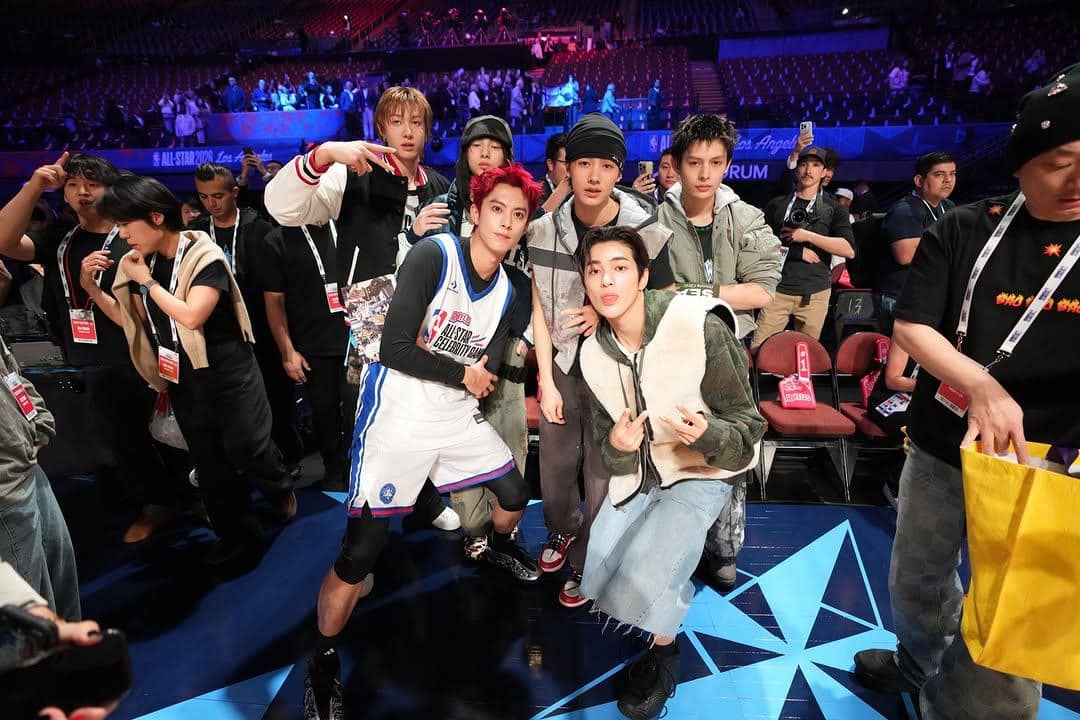 potret akrab CORTIS dan Dylan Wang di NBA All-Star Celebrity Game 2026