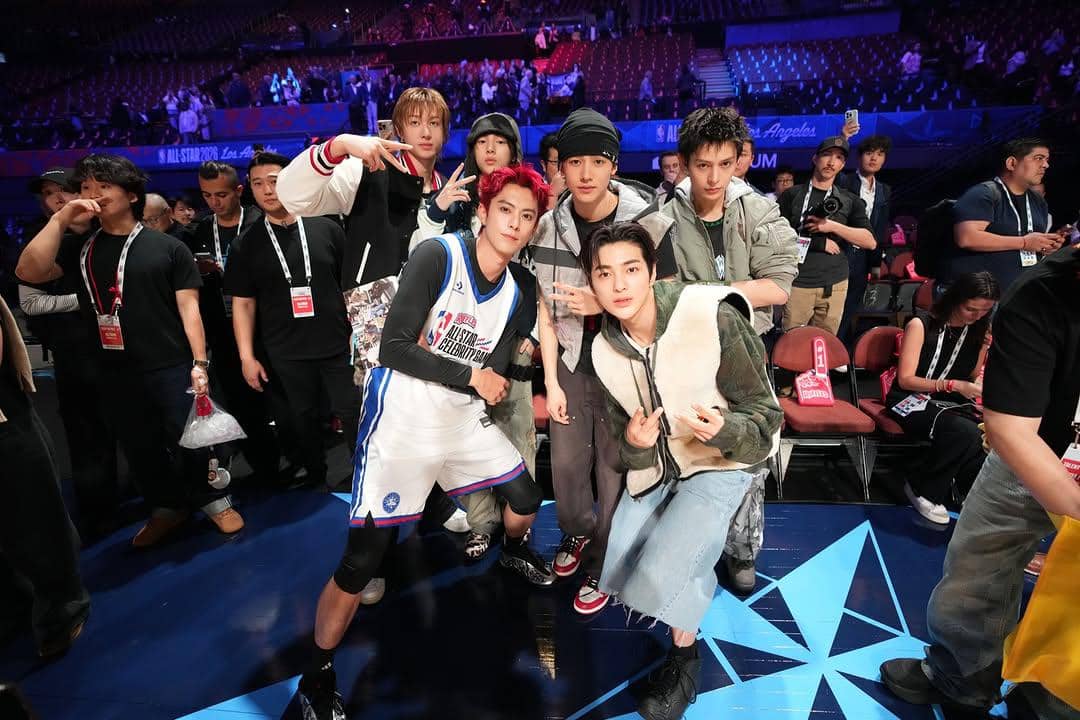 potret akrab CORTIS dan Dylan Wang di NBA All-Star Celebrity Game 2026