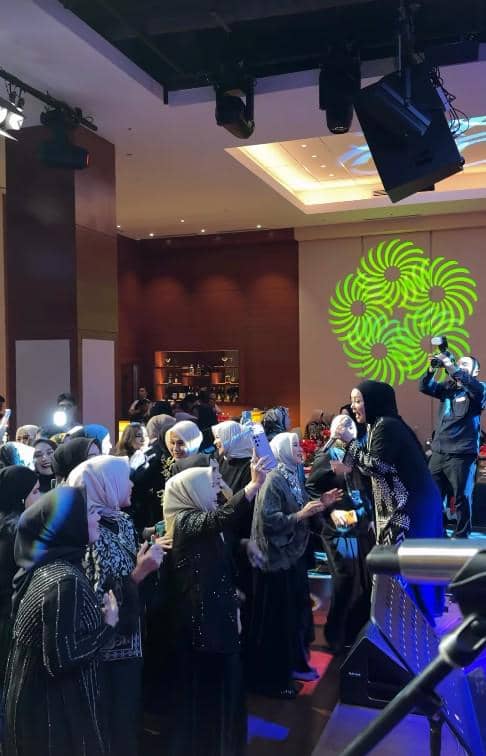 Pesta Ultah ke-56 Ibunda Nikita Willy (instagram.com/yorafebrina)