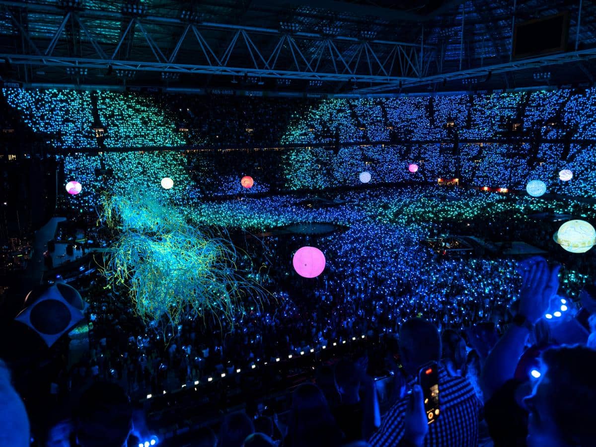 ilustrasi nonton konser KPop