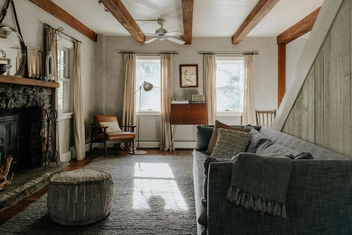 ilustrasi interior rumah mid-century modern