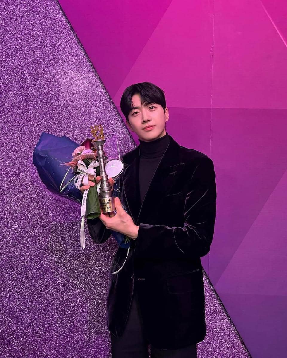 Potret Kang Hoon di instagram