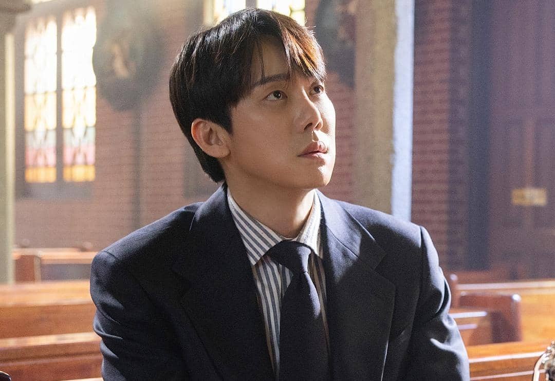 Yoo Yeon Seok di drama Phantom Lawyer
