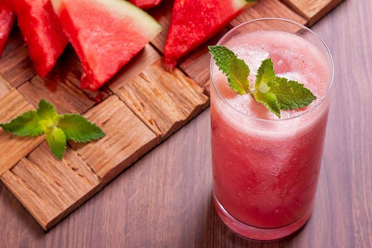 ilustrasi es semangka India