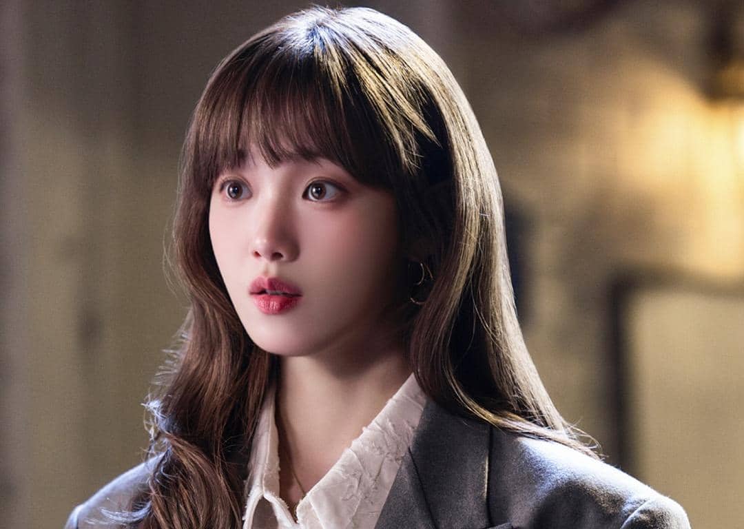 Lee Sung Kyung di drama In Your Radiant Season