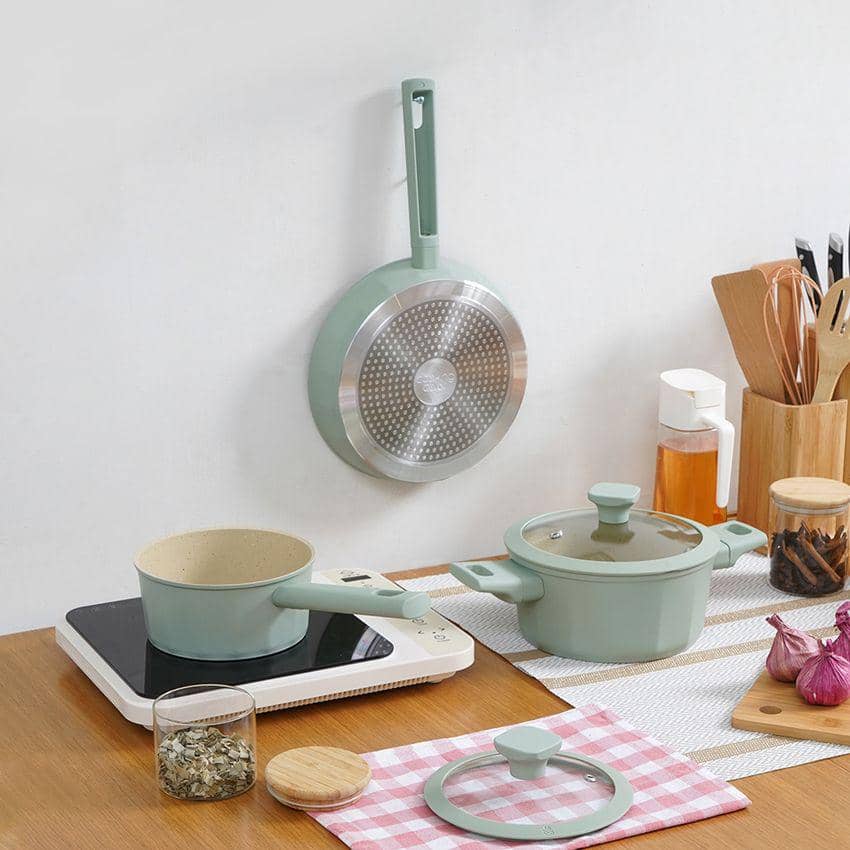 Hector Cookware Set (dok. INFORMA)