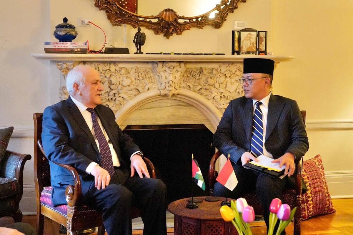 Menlu Sugiono bertemu Wakil Tetap Palestina untuk PBB, Menteri Riyad Mansour, di Kantor Perwakilan Palestina di New York. (dok. Kemlu RI)