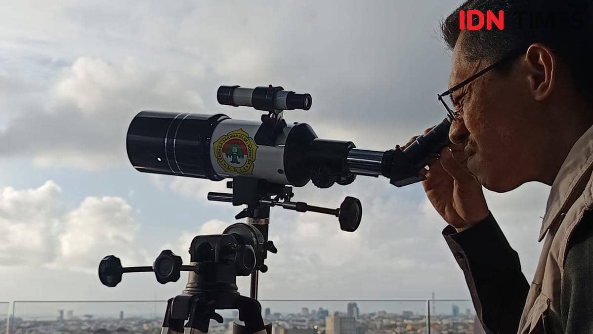 Pemantauan hilal di Makassar, Selasa (17/2/2026). IDN Times/Ashrawi Muin