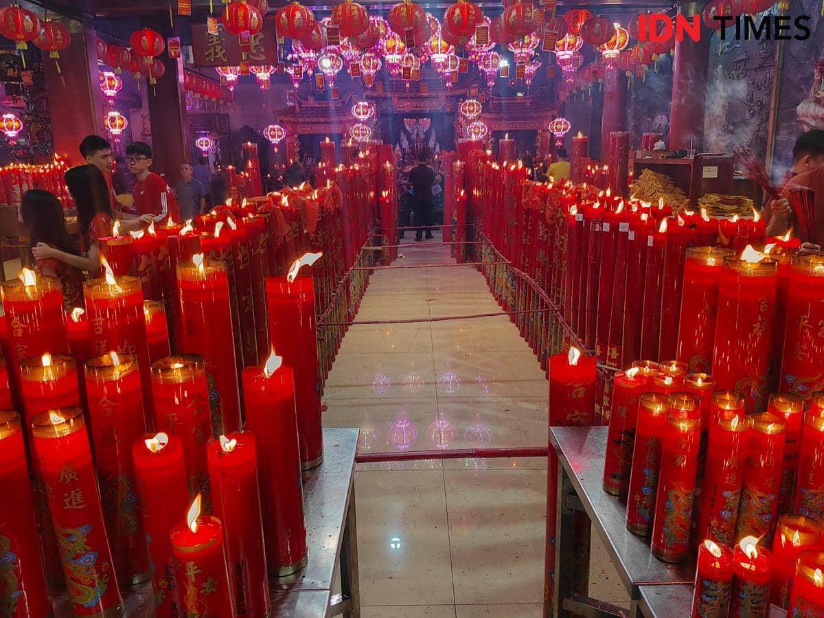 Melihat Suasana Tahun Baru Imlek 2026 di Kelenteng Hok Lay Kiong Bekasi