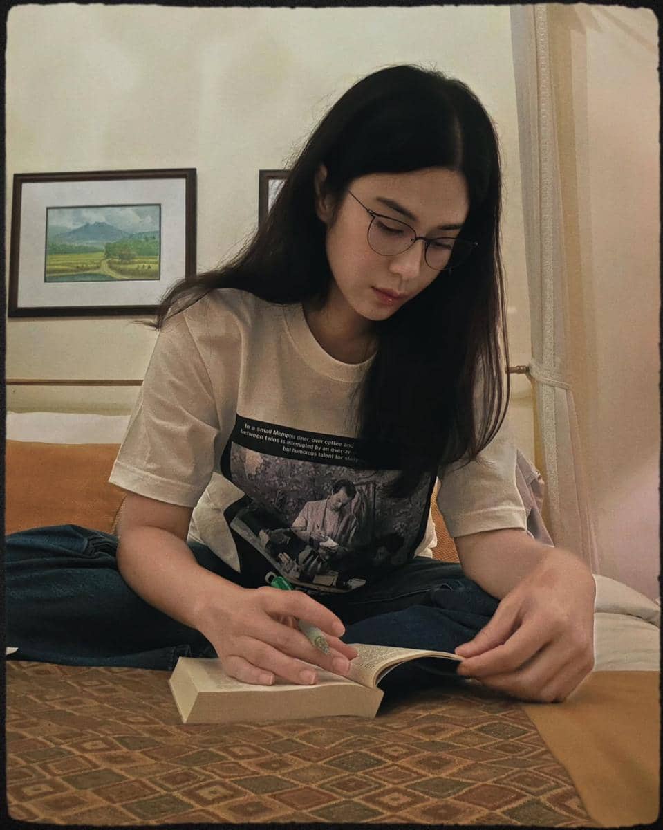 Buku bacaan Dian Sastrowardoyo, Rumah dengan Pintu Biru