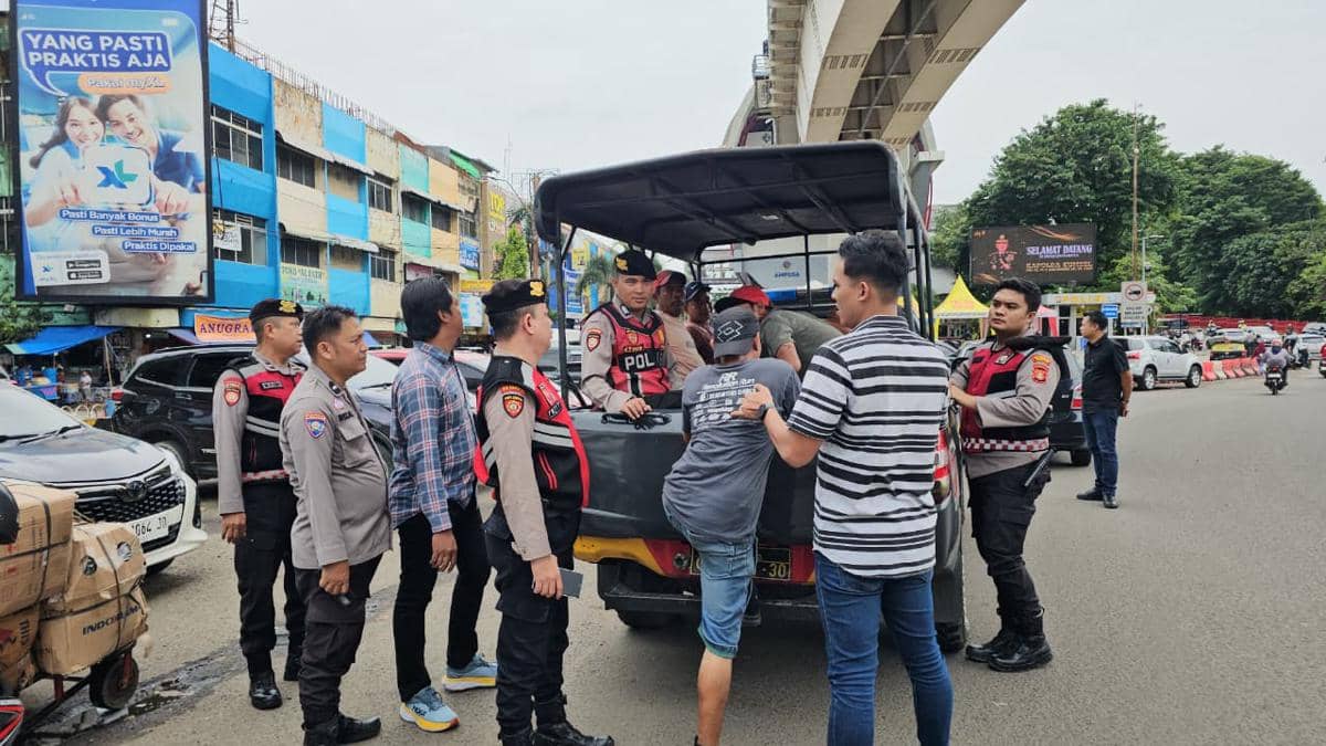 Operasi Pekat Musi 2026 menjaring para pelaku parkir liar dan pak ogah di jalanan (Dok: Polrestabes Palembang)