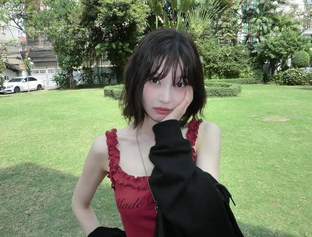 potret Joy Red Velvet