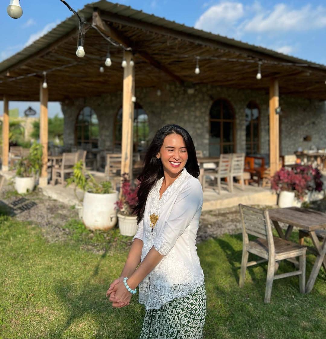 OOTD Kebaya ala Ayushita (instagram.com/ayushita)