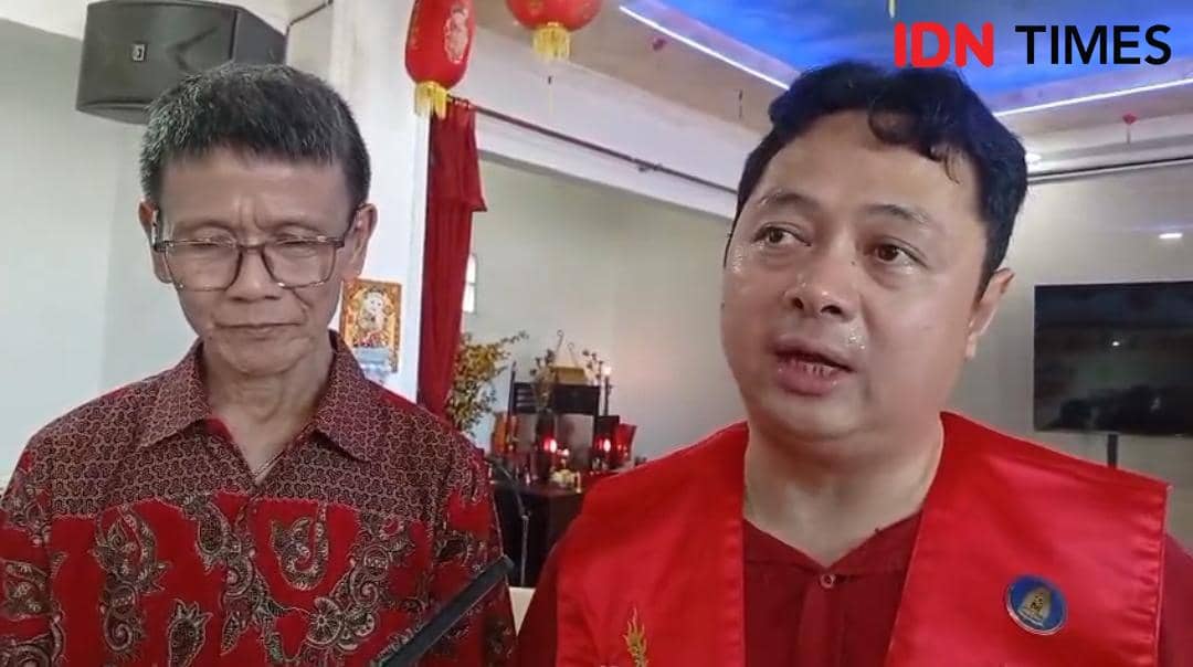 Ketua MAKIN Bogor, Yulyanto, dan Ketua MATAQIN Kota Bogor, Wangsa Suryadinata saat diwawancara soal imlek, Selasa (17/2/2026)