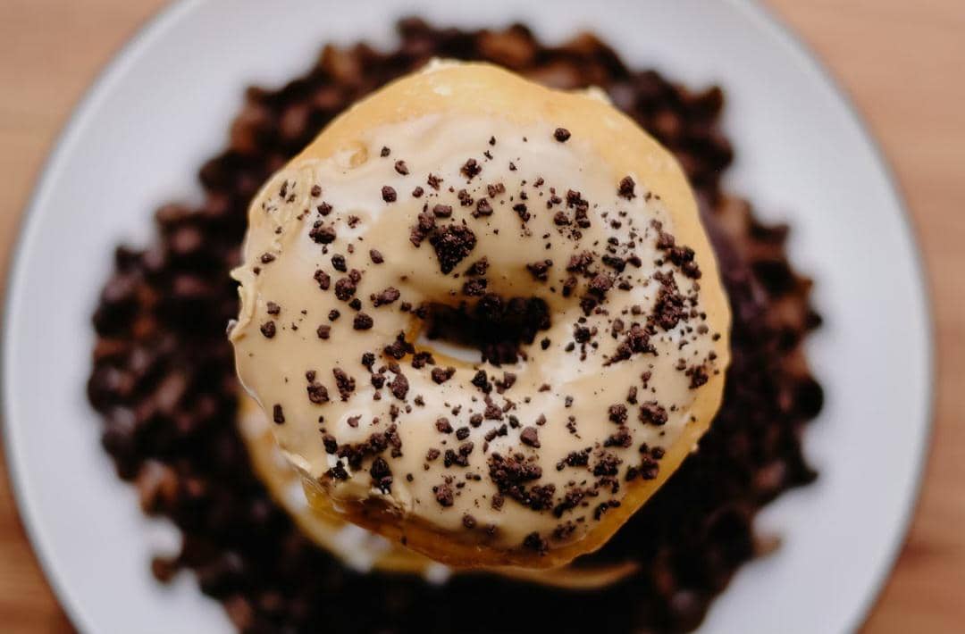 ilustrasi donat tiramisu