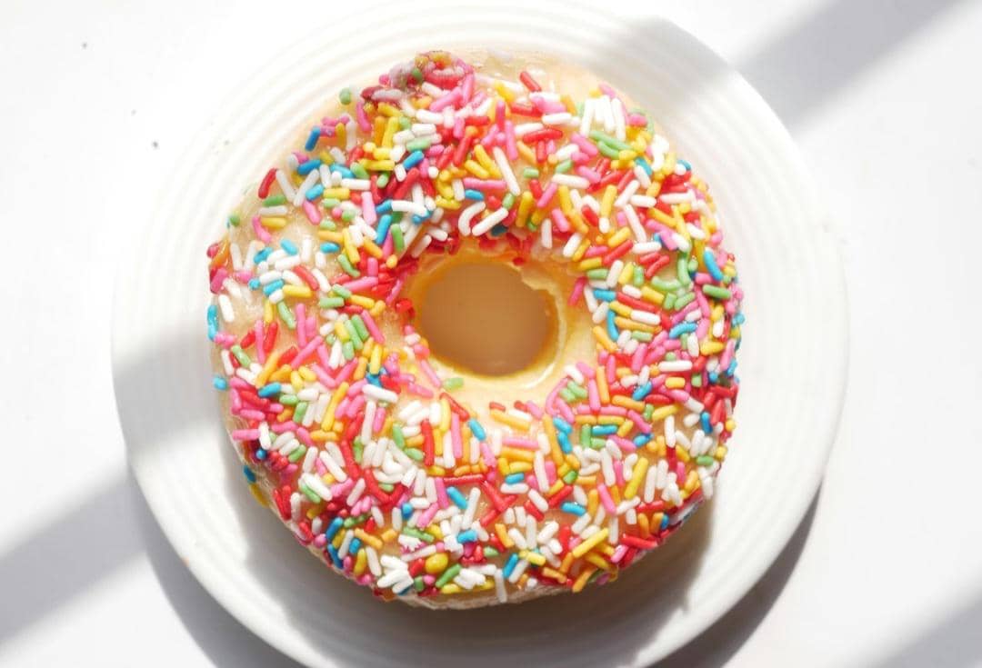 ilustrasi donat meses