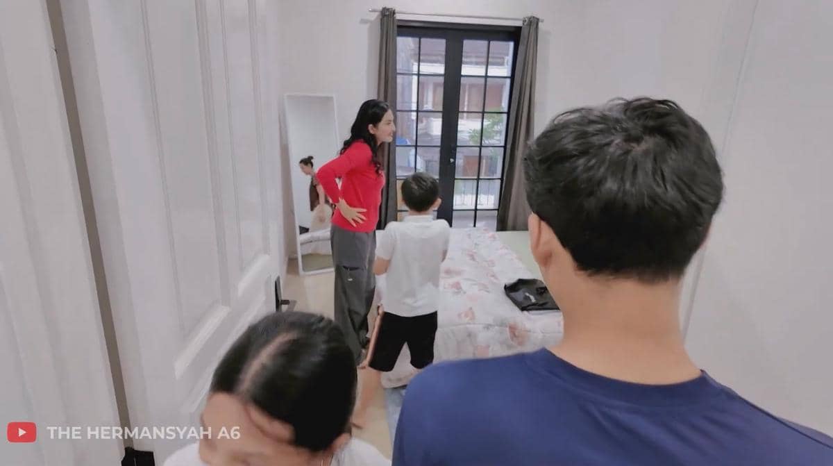 potret rumah baru Sarah Menzel