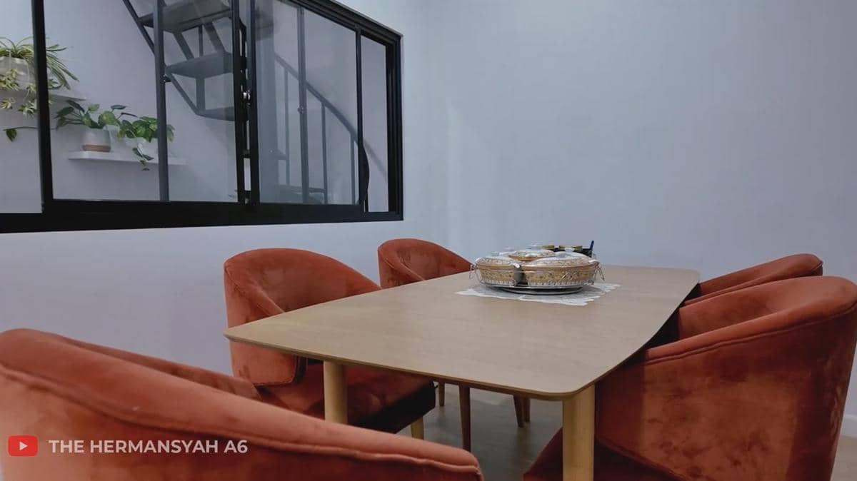 potret rumah baru Sarah Menzel