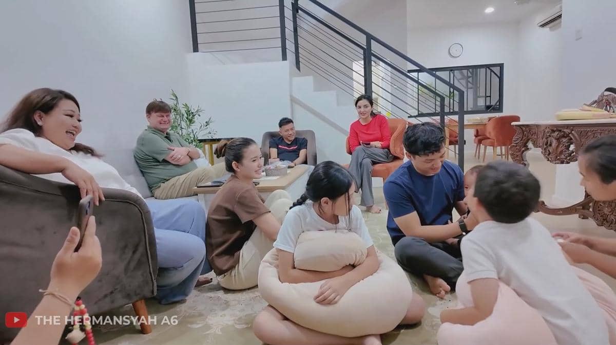 potret rumah baru Sarah Menzel