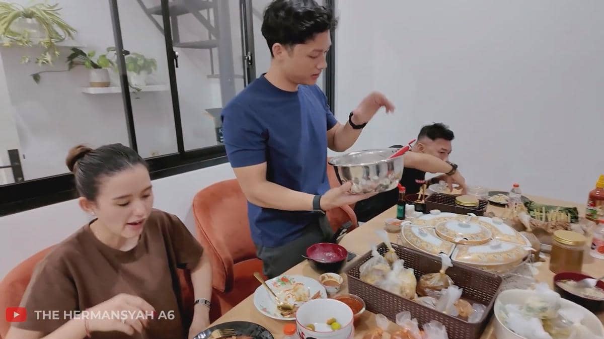 potret rumah baru Sarah Menzel