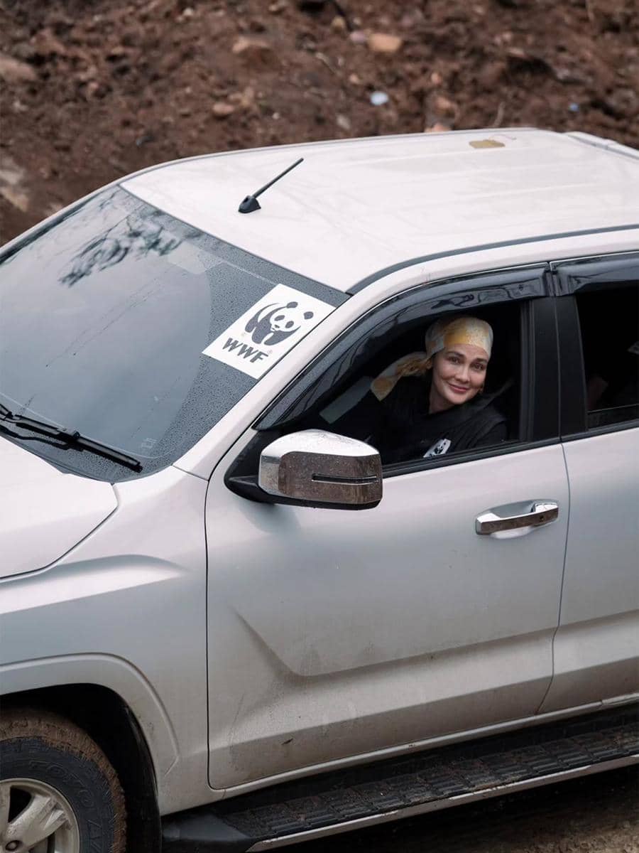 Luna Maya (instagram.com/lunamaya)