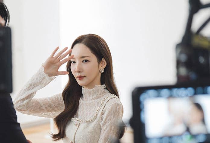 5 Alasan Han Seol Ah Dijuluki Penyihir di Drakor Siren's Kiss