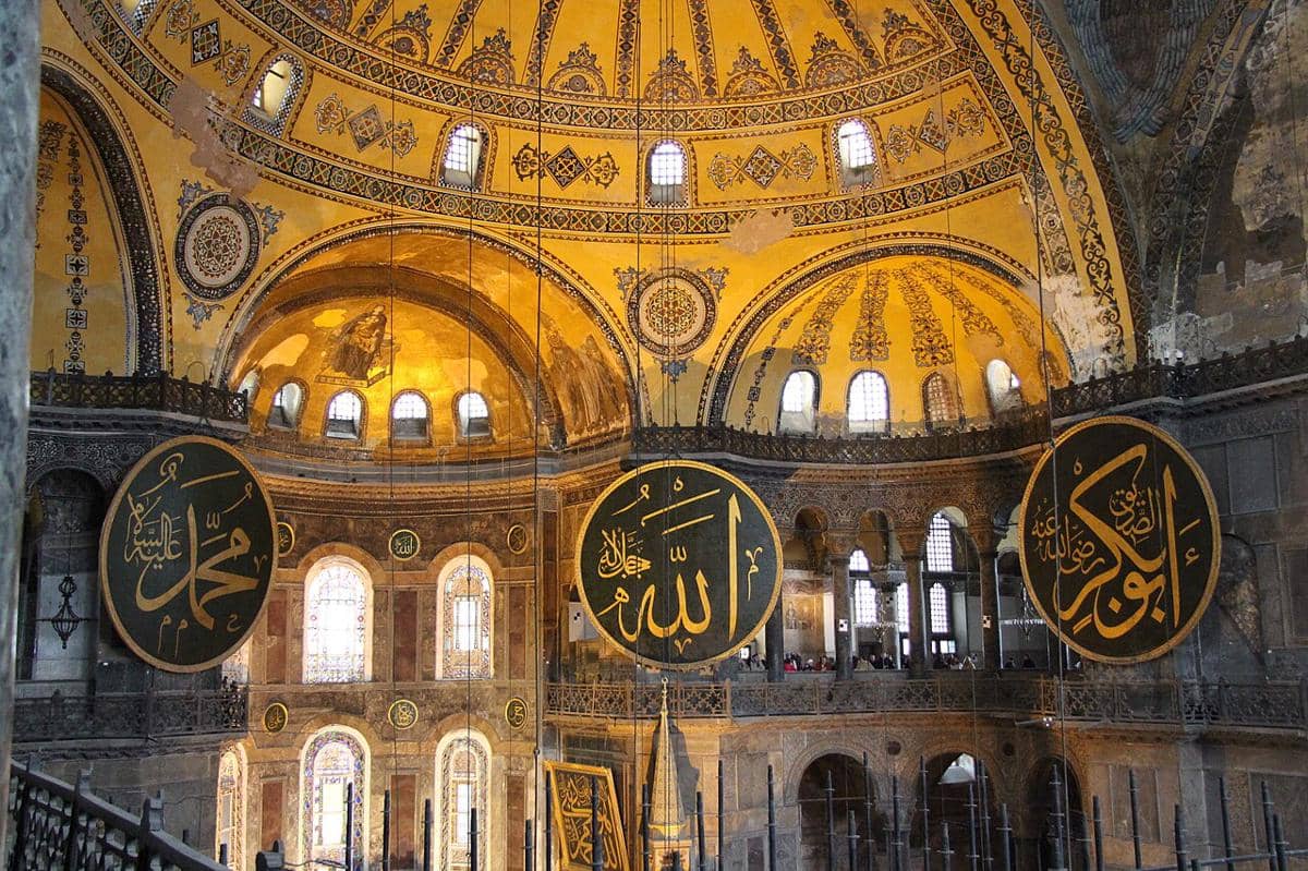 Interior Hagia Sophia di Istanbul, Turki. 