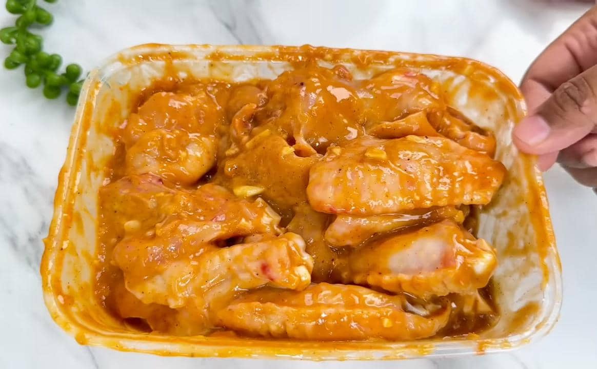 ilustrasi chicken wings 