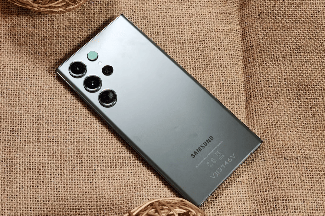 ilustrasi HP Android