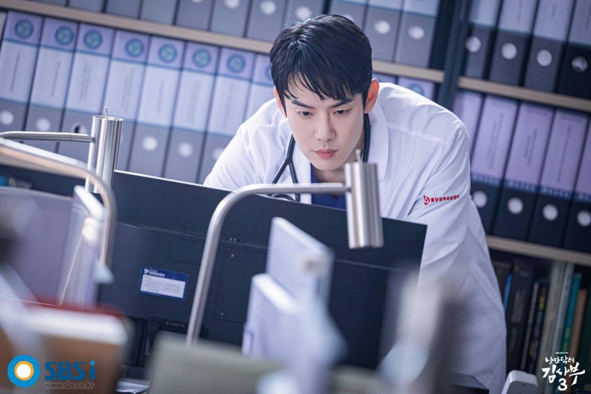 Still cut Yoo Yeon Seok di drama Dr. Romantic 3 