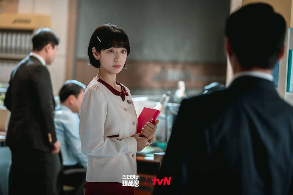 3 Cara Hadapi Atasan Toxic ala Hong Geum Bo di Undercover Miss Hong