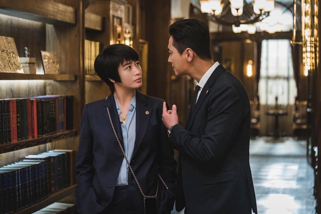 Kim Hye Soo dan Ju Ji Hoon di drama Hyena