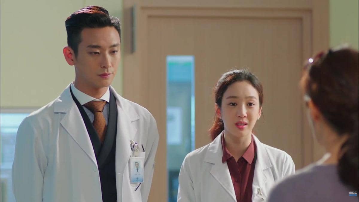 Ju Ji Hoon dan Jung Ryeo Won di drama Medical Top Team