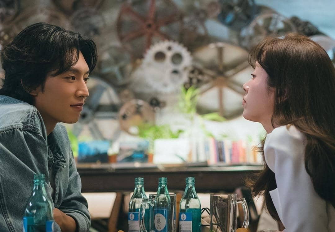 Lee Ki Taek dan Han Ji Min di drama The Practical Guide to Love