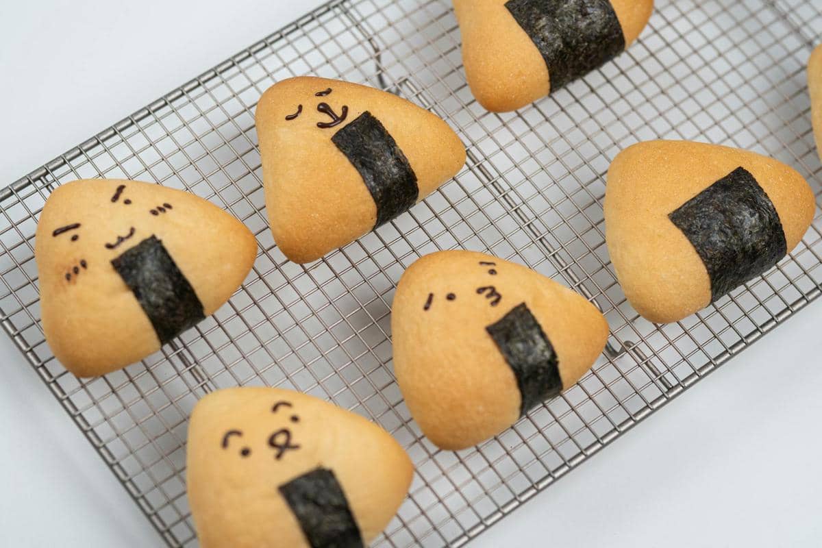 ilustrasi nasi kepal