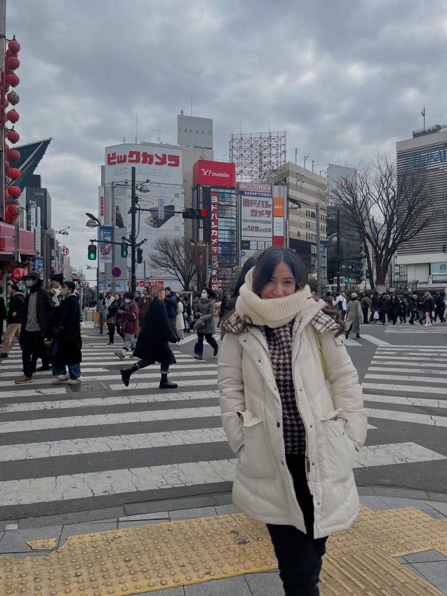 Risma Nilawati jalan-jalan di Tokyo.